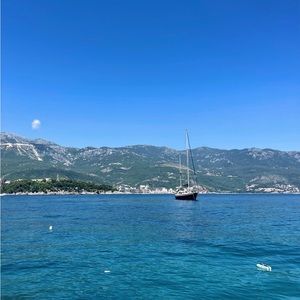 Meet your Posher, Ana